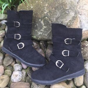 Women’s black faux suede side buckle fashion boots Sz 7